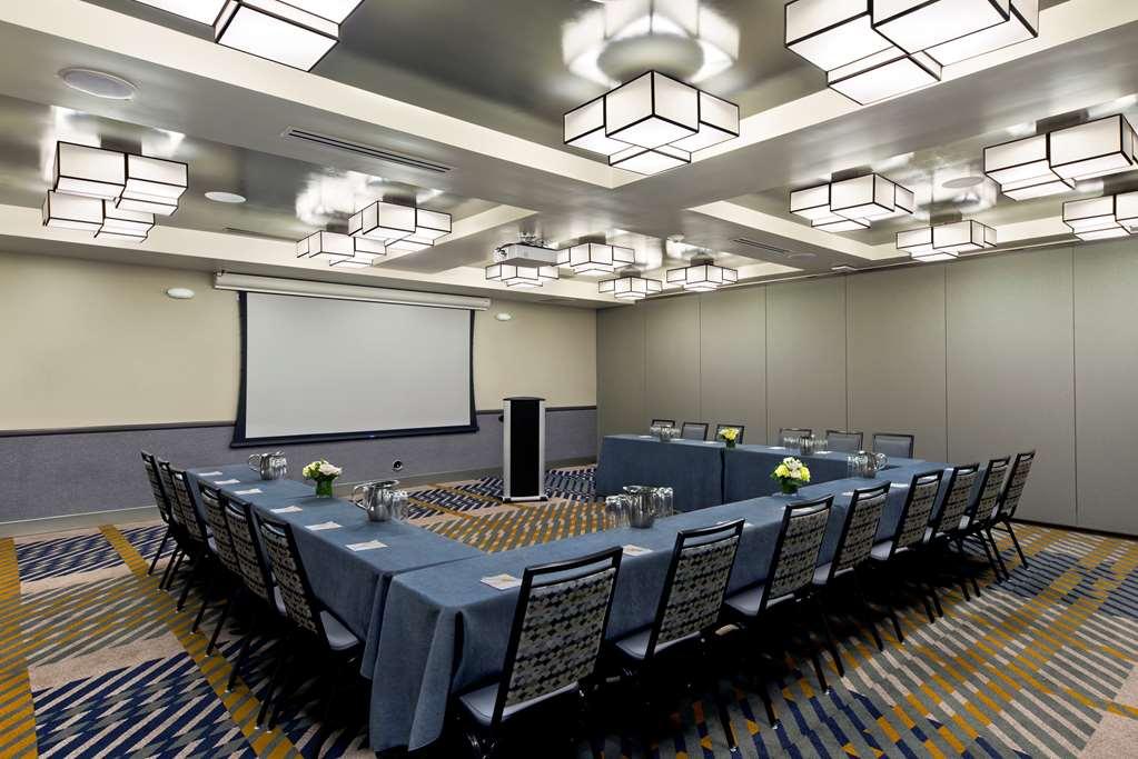 Oxford Suites Paso Robles Instalações foto